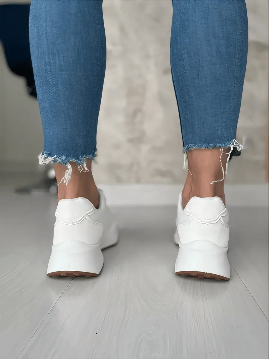 Alyssa Sneakers: Stylish Footwear