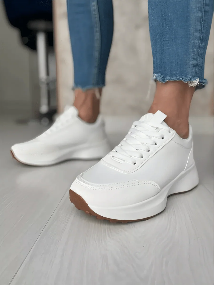 Alyssa Sneakers: Stylish Footwear