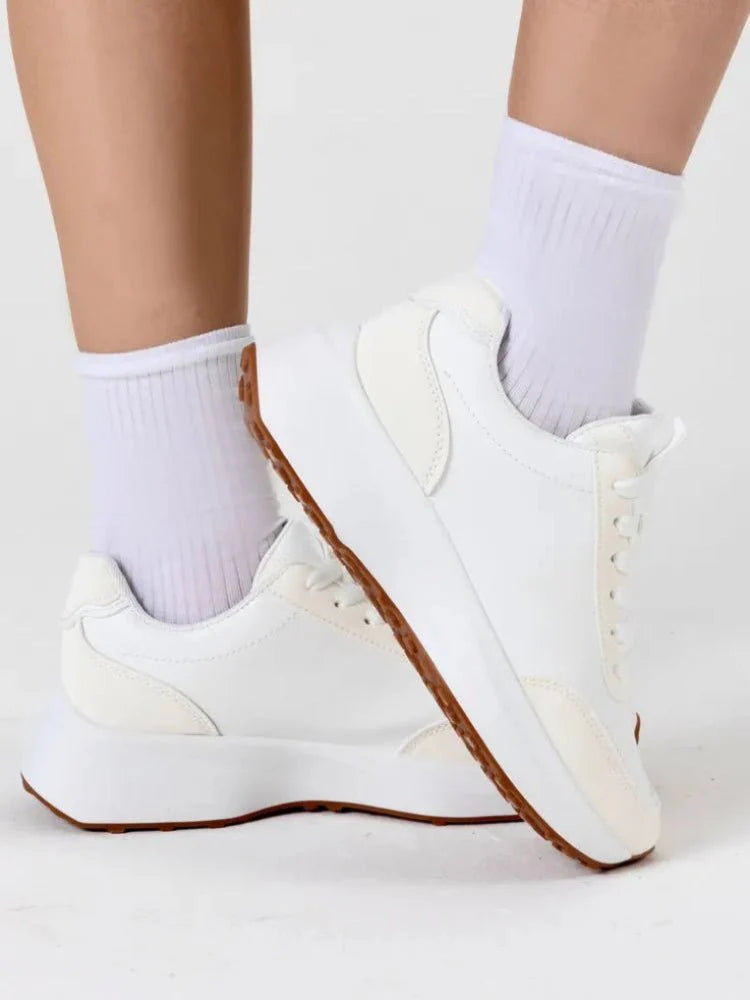 Alyssa Sneakers: Stylish Footwear