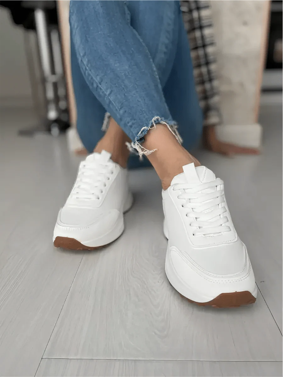 Alyssa Sneakers: Stylish Footwear