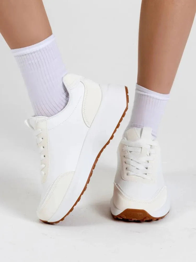 Alyssa Sneakers: Stylish Footwear