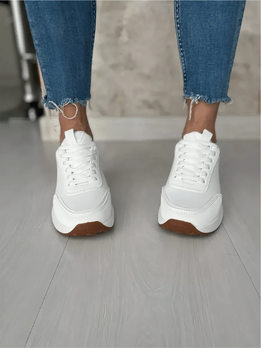 Alyssa Sneakers: Stylish Footwear