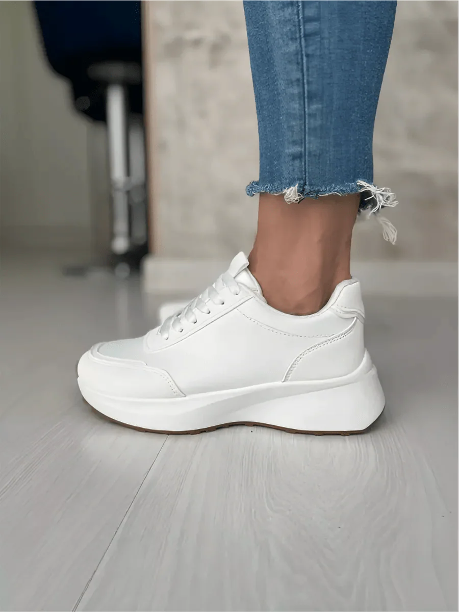 Alyssa Sneakers: Stylish Footwear