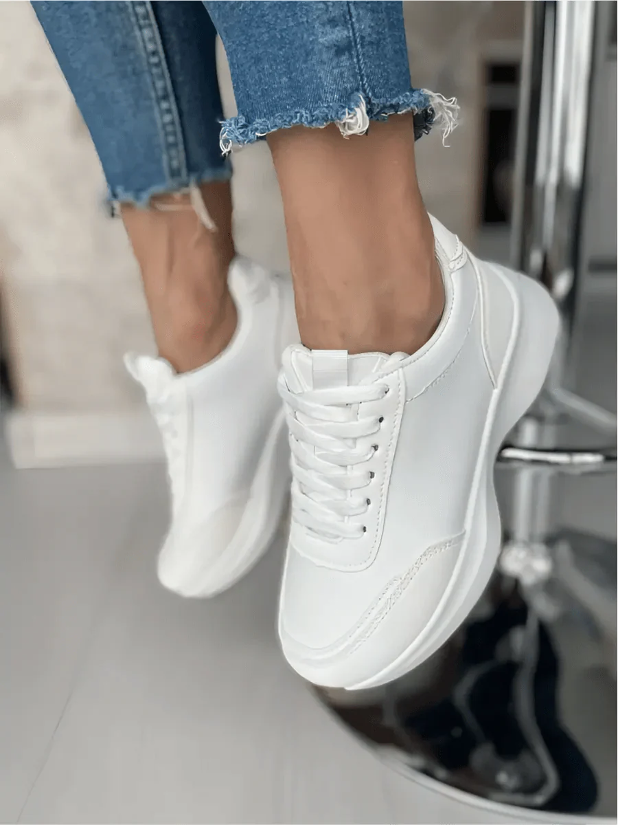 Alyssa Sneakers: Stylish Footwear