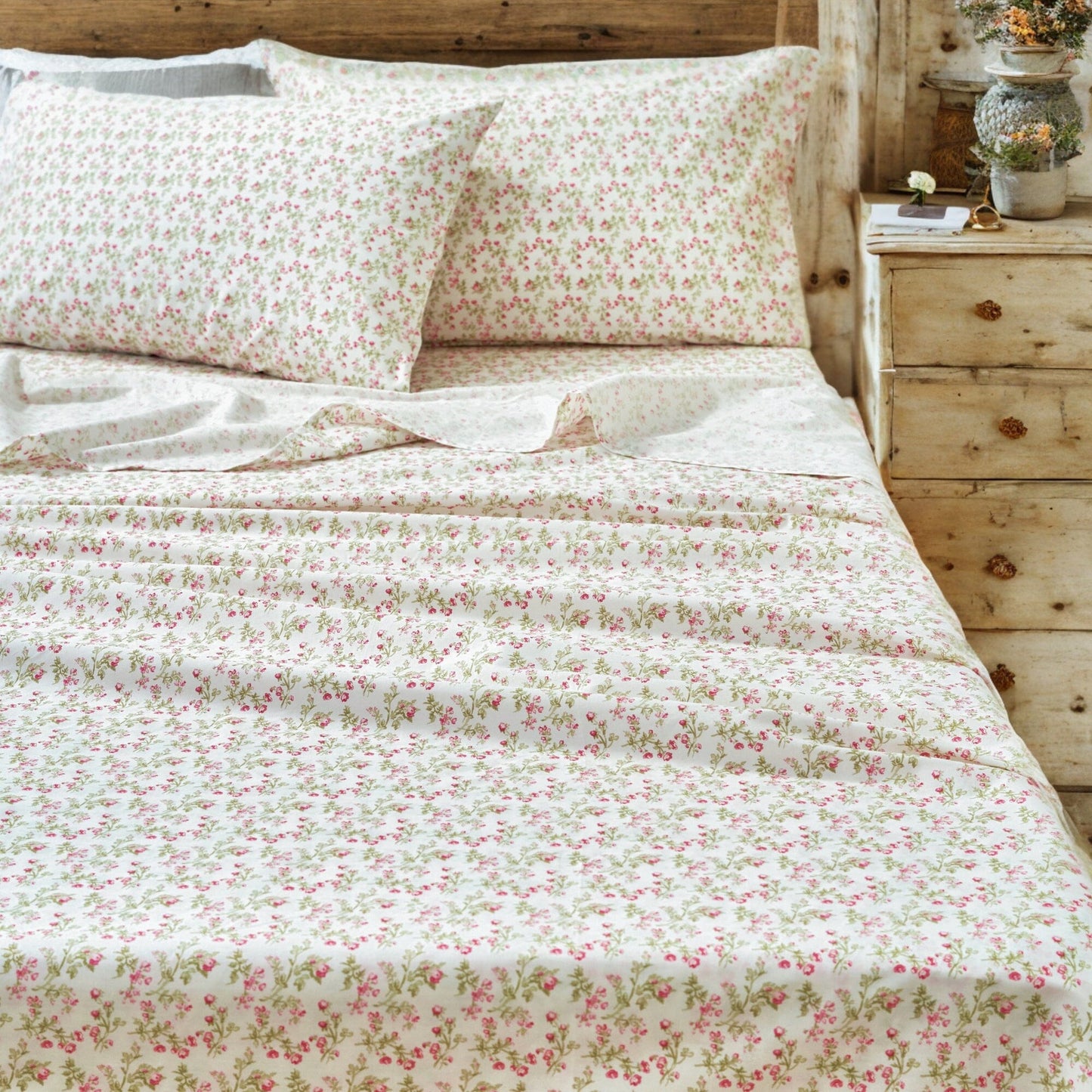DaDa Bedding Collection Romantic Coquette Sheet Set - 100% Cotton Floral Fitted & Flat Sheets with Pillowcases - Deep Pocket Design - Soft, Breathable, Wrinkle-Resistant