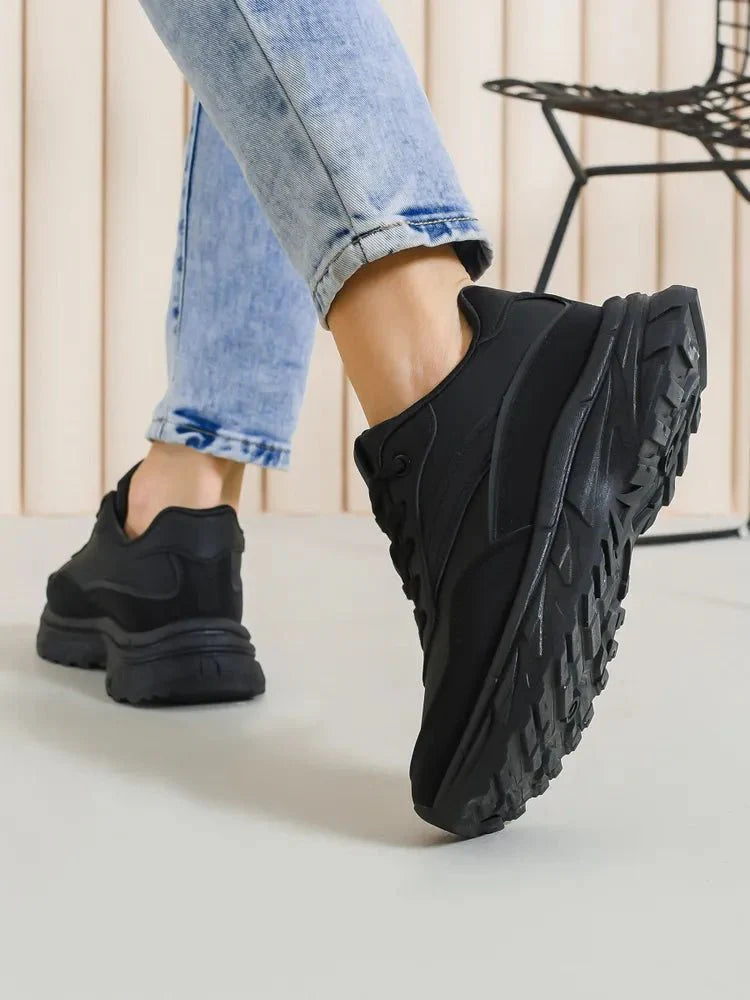Beatrix Sneakers: Stylish and Comfy Go-To Kicks