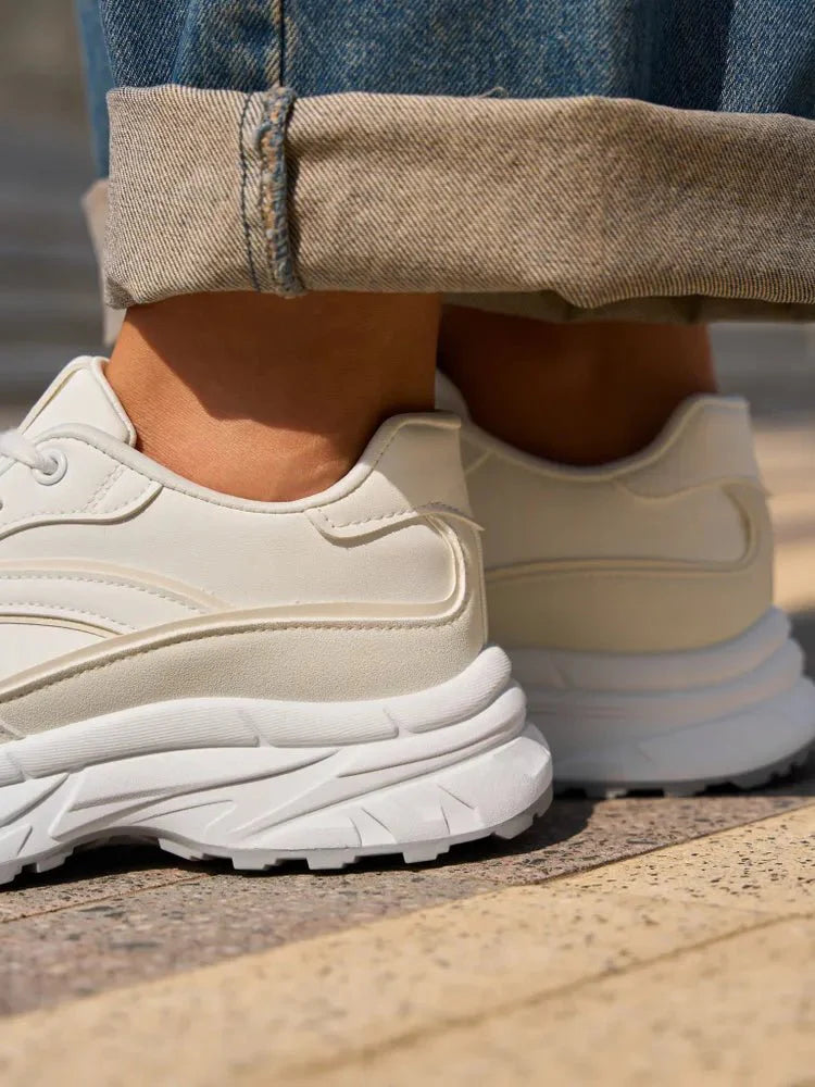 Beatrix Sneakers: Stylish and Comfy Go-To Kicks